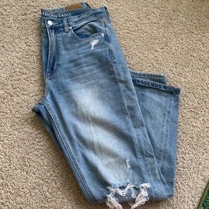 AE mom jean